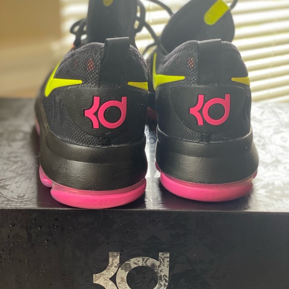 Nike - Picture 7 of 9